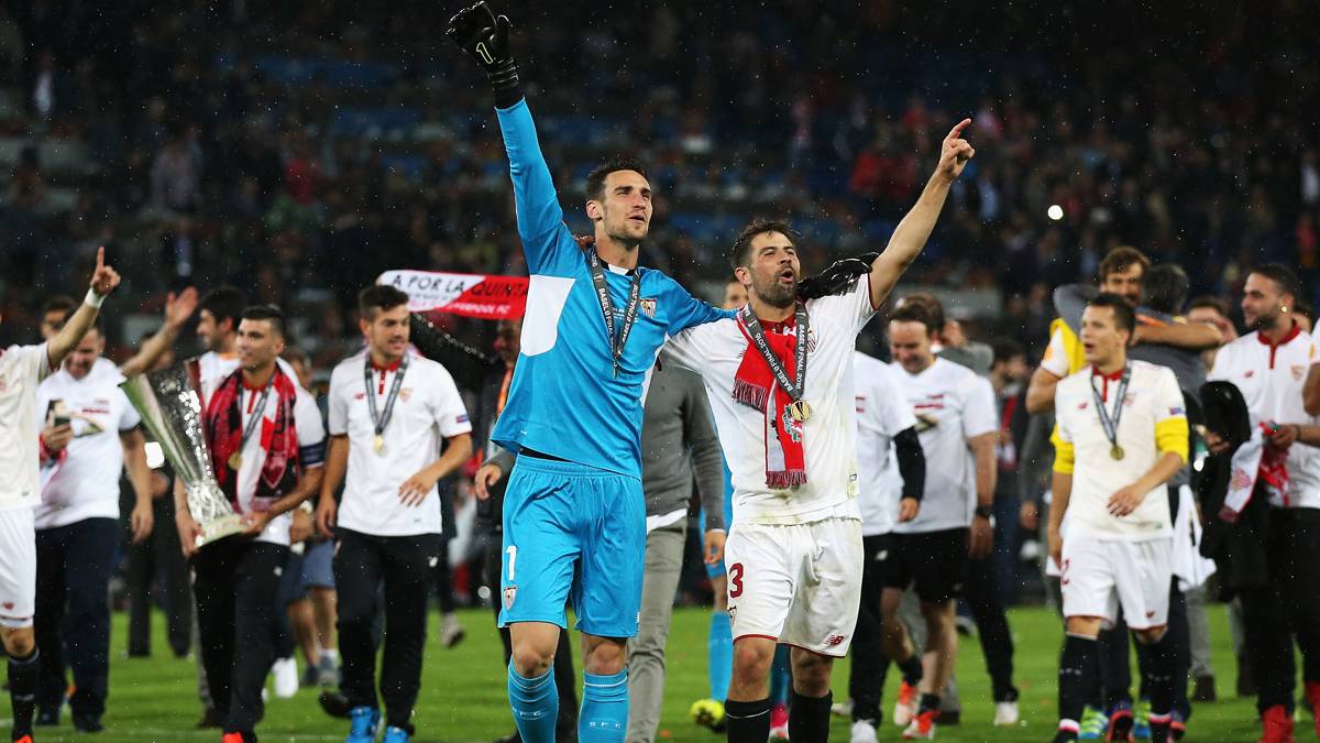 El Sevilla, eufórico tras ganar una nueva UEFA Europa League