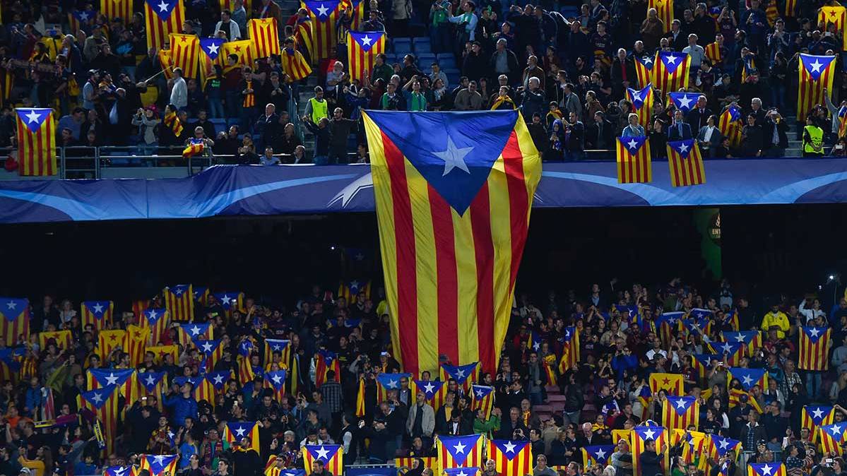 Banderas estelades independentistas in the Camp Nou in an image of archive