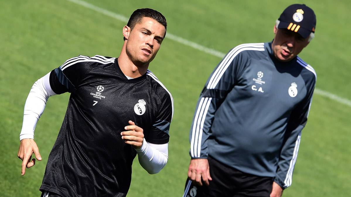Ancelotti y Cristiano en un entrenamiento