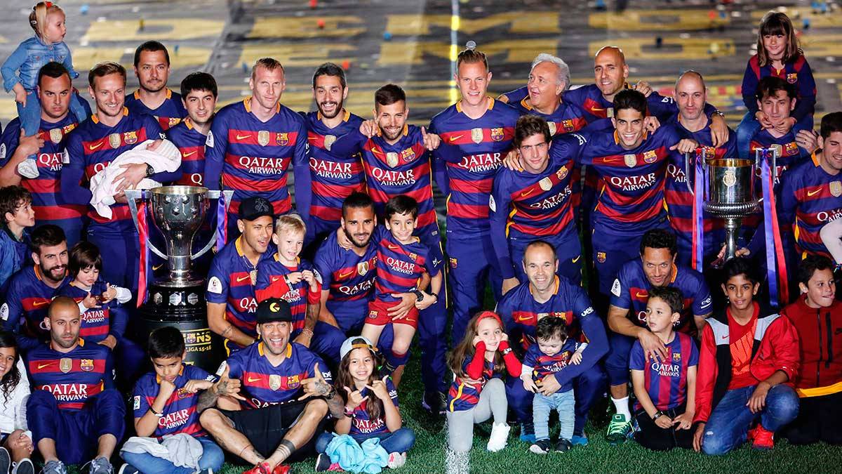 Los jugadores del FC Barcelona en la celebración del doblete