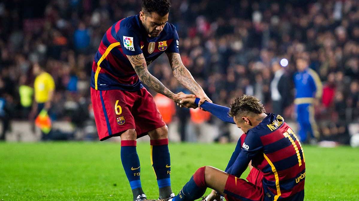 Dani Alves y Neymar Júnior, compañero y amigos en el FC Barcelona
