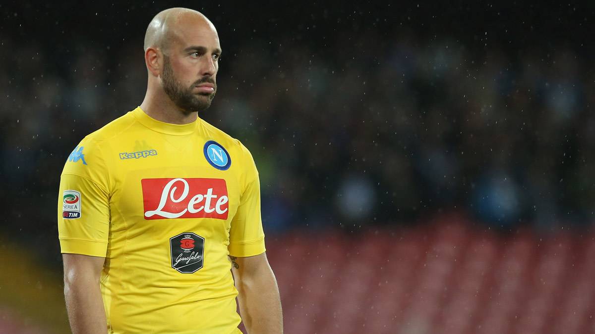 Pepe Reina, en un partido de la pasada temporada con el Nápoles