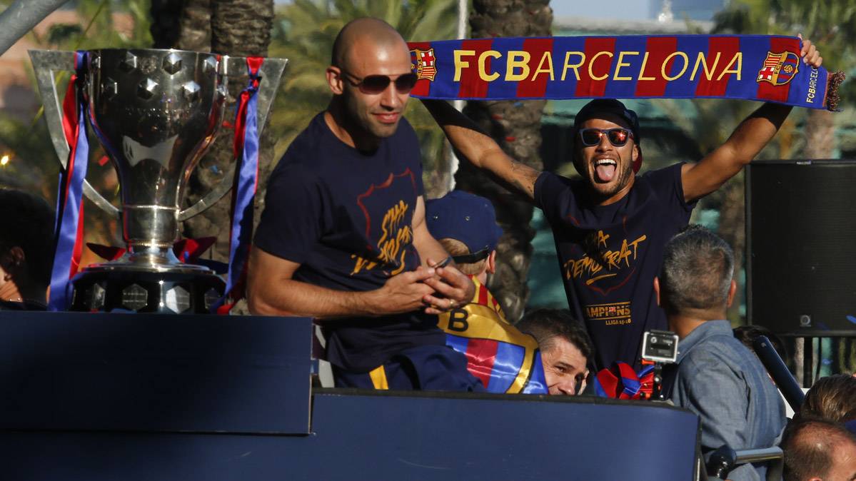 Javier Mascherano, celebrando el título de Liga del FC Barcelona