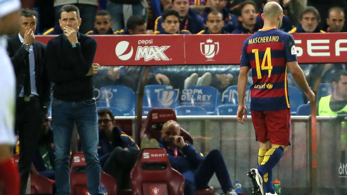 Mascherano, after being expelled against the Seville