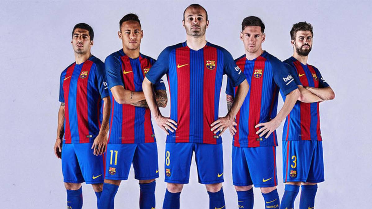Uitgaan van Compatibel met Lijkt op The new T-shirt of the FC Barcelona 2016-17, on sale