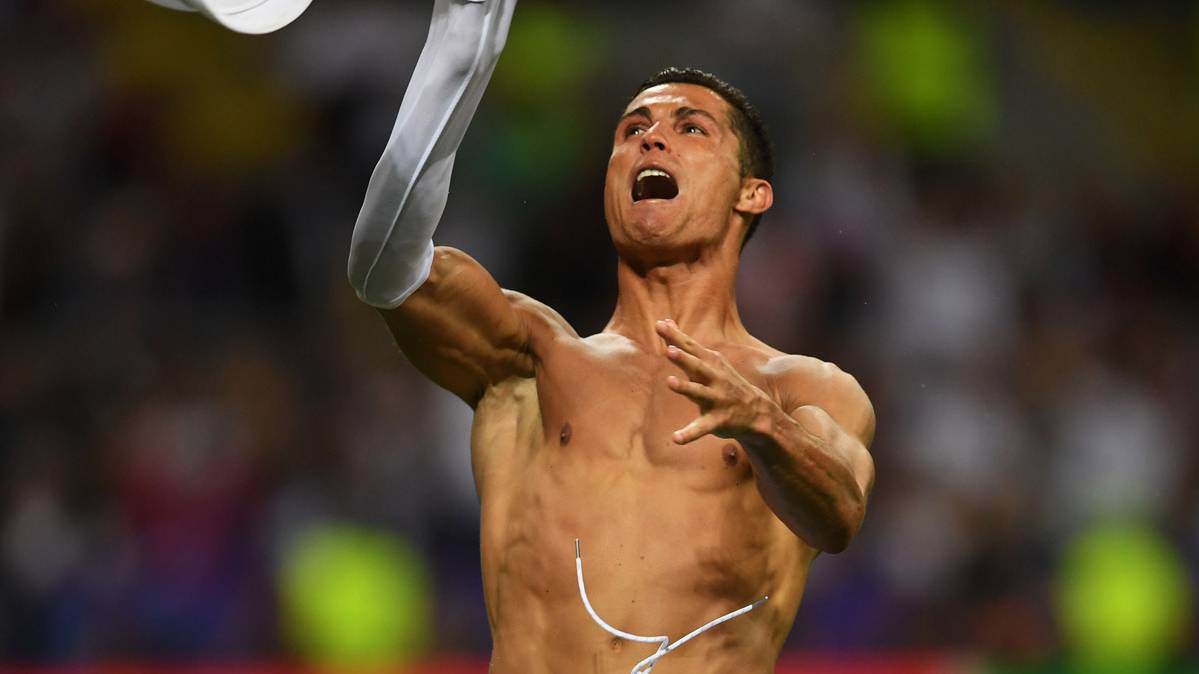 Cristiano Ronaldo, after marking a goal in a batch of penaltis