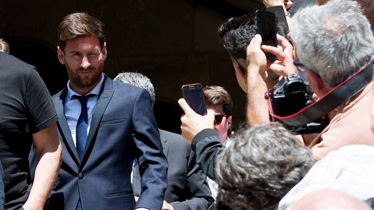 Lionel Messi a la salida de los juzgados el pasado jueves