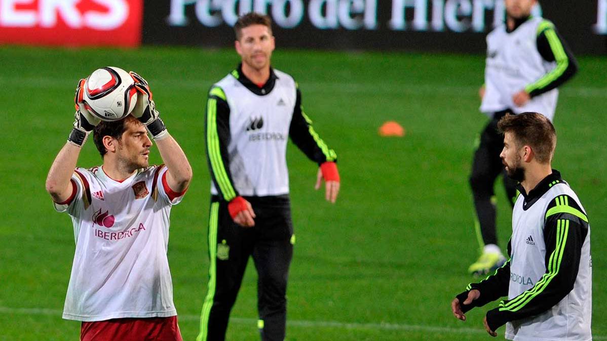 Iker Boxes and Gerard Hammered in a training of the Spanish selection