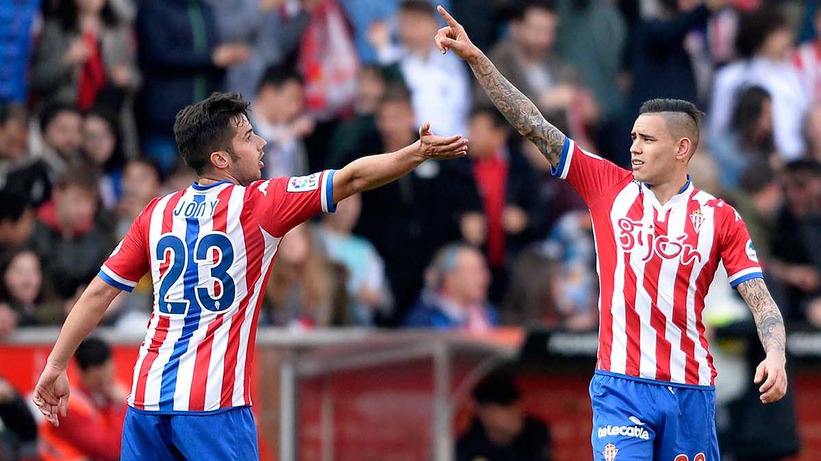 Tony Sanabria celebrating a goal with the Sporting