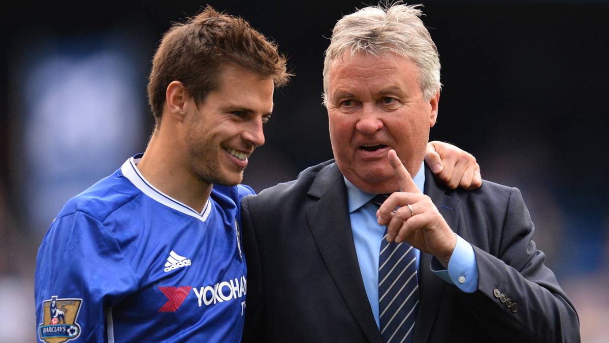 Azpilicueta, chatting with Guus Hiddink after a party of Chelsea