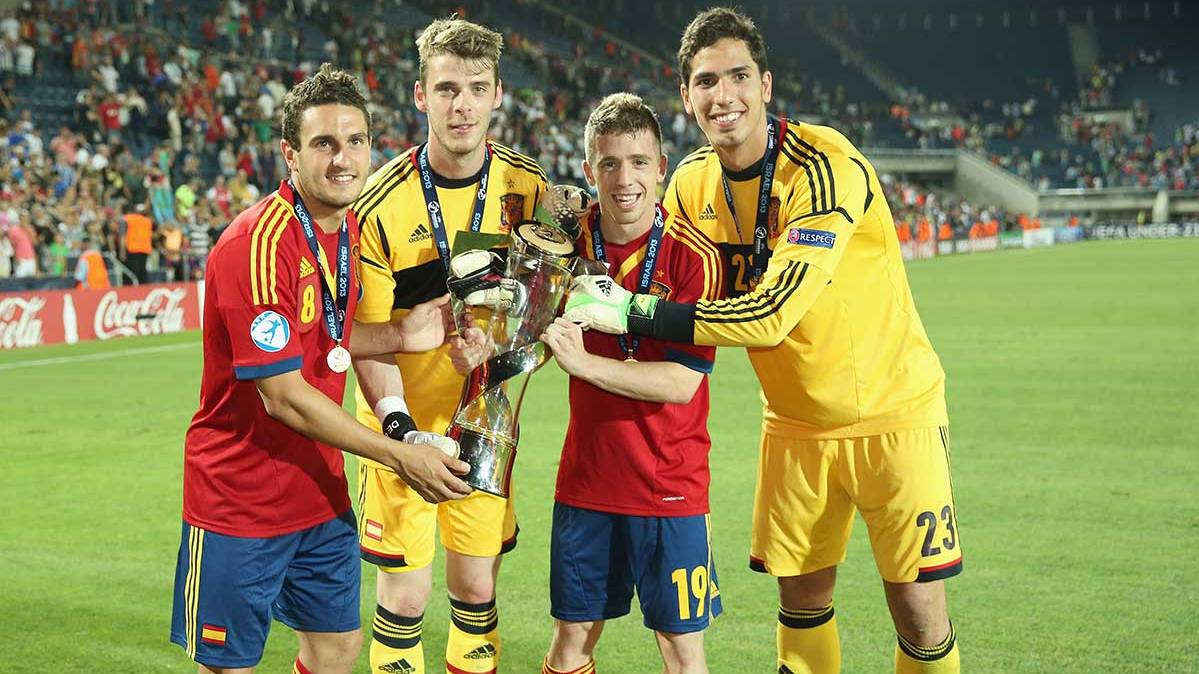 David of Gea and Iker Muniain beside Joel and Koke after winning the Eurocopa sub 21 with Spain
