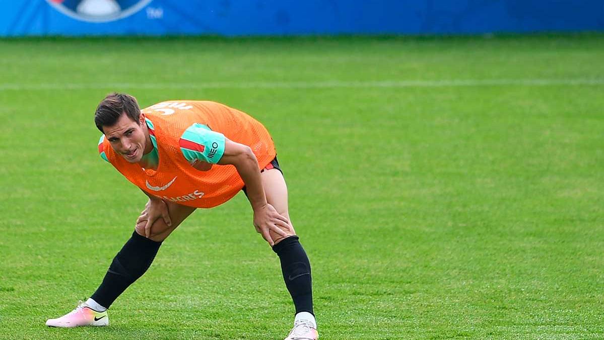 Cedric Soares entrenando con Portugal para la Eurocopa de Francia