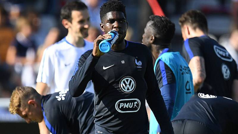 Samuel Umtiti, freshening in a training with France