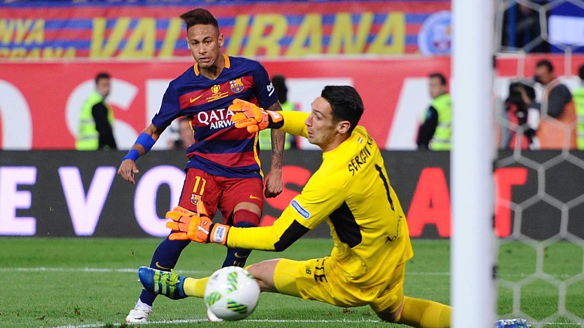 Neymar Jr, marking a goal in the final of the Glass of Rey