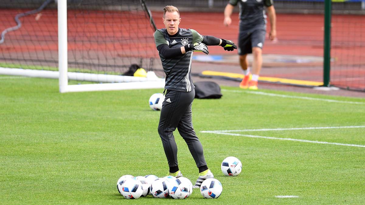 Ter Stegen, during a training with Germany