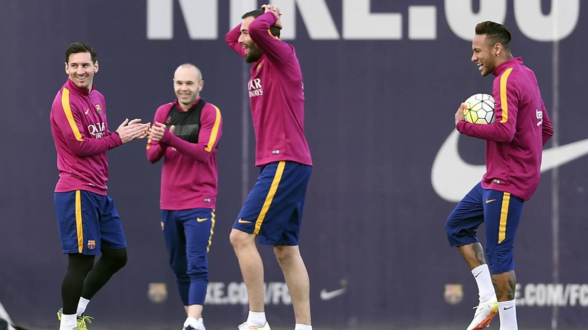 Entrenamiento del FC Barcelona, con Iniesta y Neymar