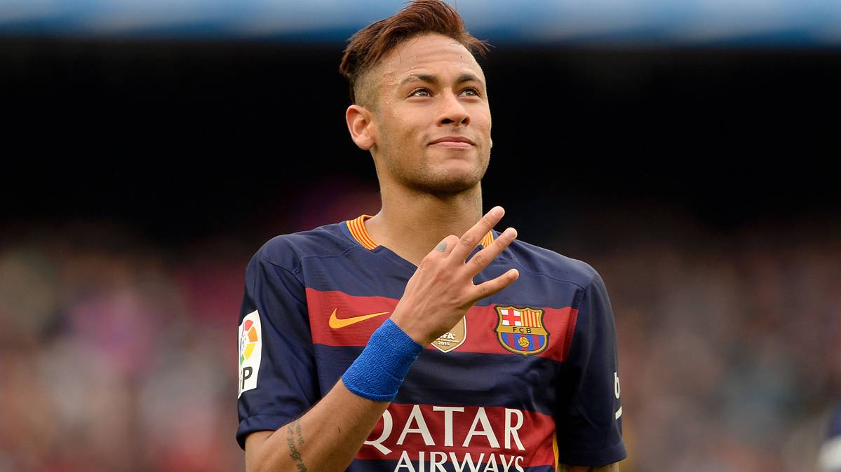 Neymar Jr, sonriendo con la camiseta del FC Barcelona