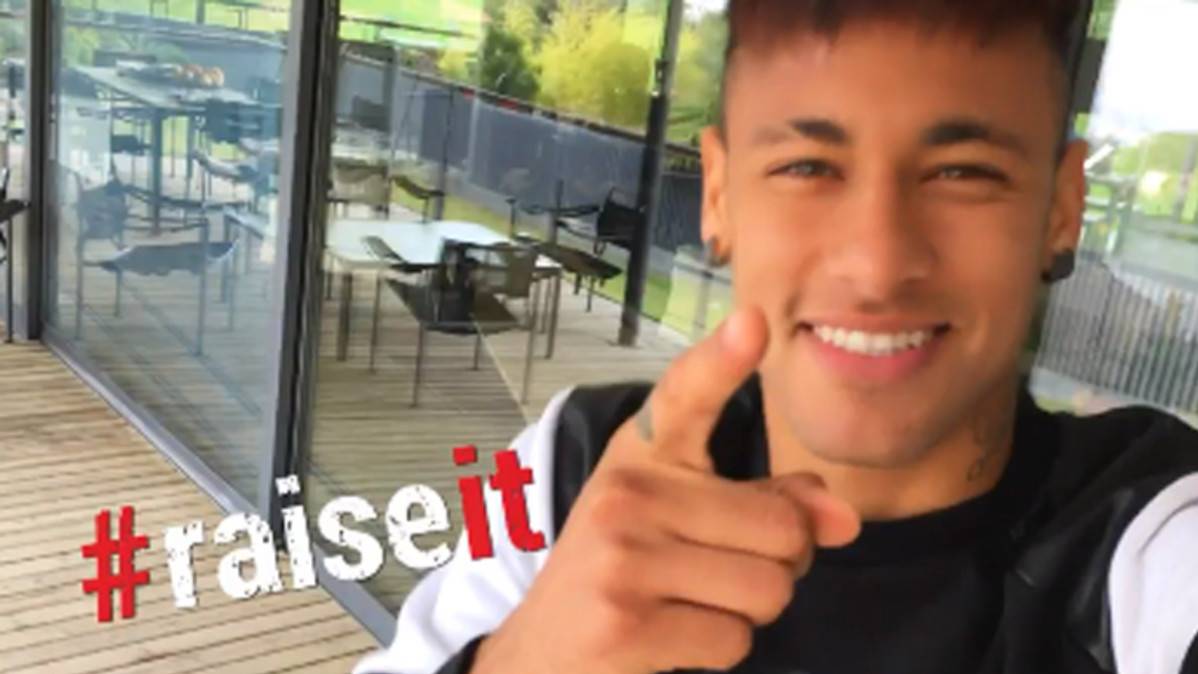 Neymar reta Again to Ronaldo Nazario