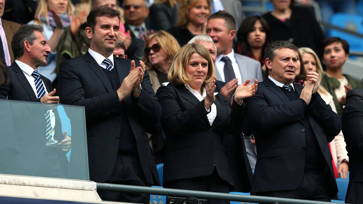 Ferran Soriano y Txiki Begiristain, en el palco del Etihad Stadium