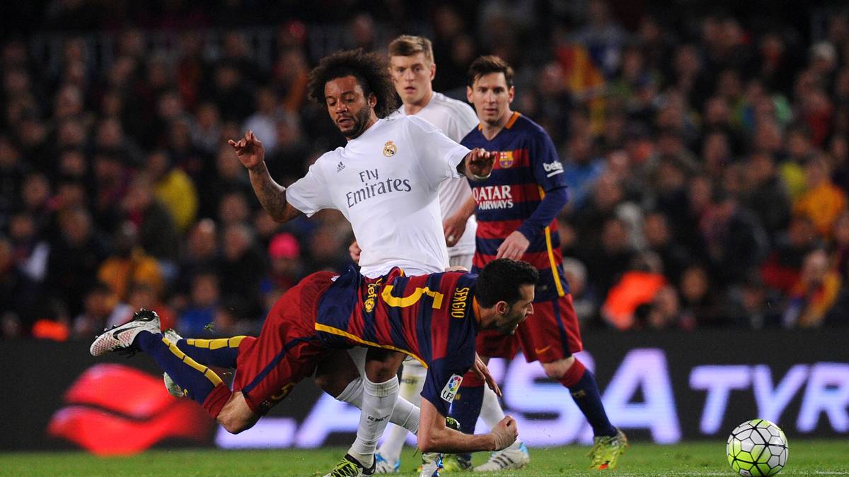 FC Barcelona y Real Madrid, durante el partido jugado en el Camp Nou la pasada temporada