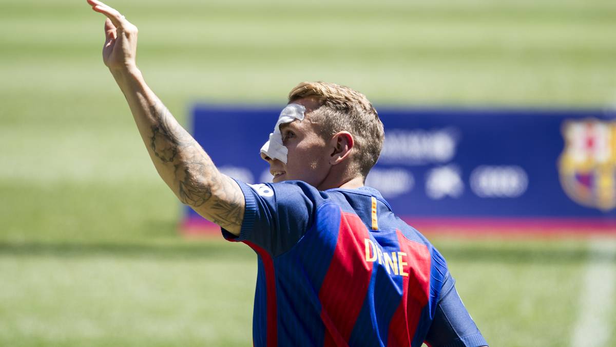 Lucas Digne, during his official presentation with the Barça