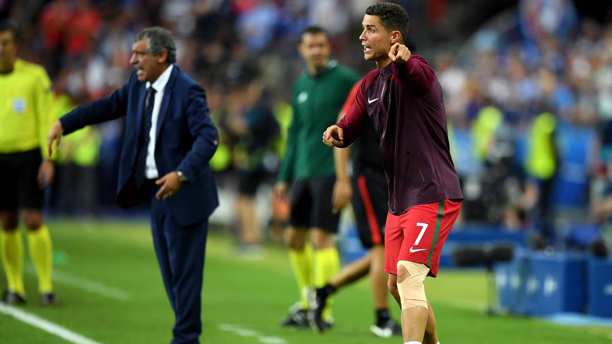 Cristiano Ronaldo, entorpeciendo las indicaciones técnicas de Fernando Santos