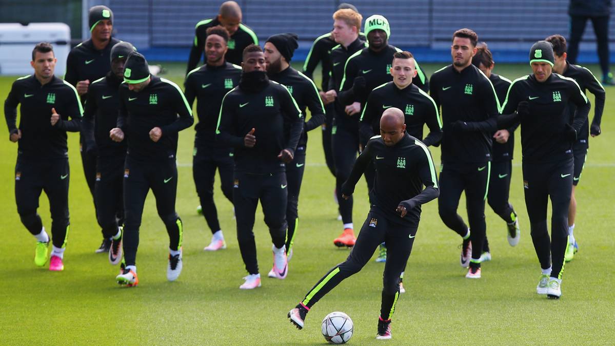 Fabian Delph, in a training with the Manchester City