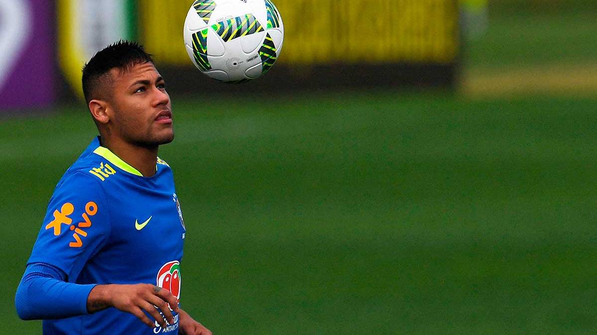 Neymar Júnior entrenando con Brasil y preparando los Juegos Olímpicos de Rio de Janeiro