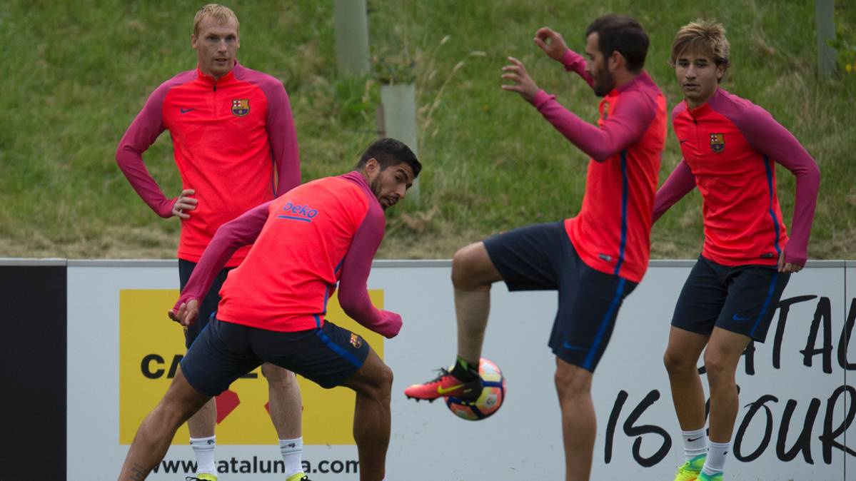 The players of the FC Barcelona in a training this pretemproada 2016-2017