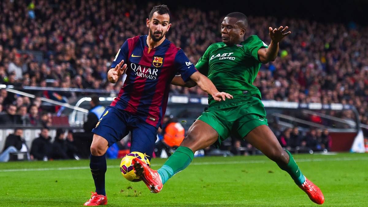 Martín Montoya, en una imagen de archivo con el FC Barcelona