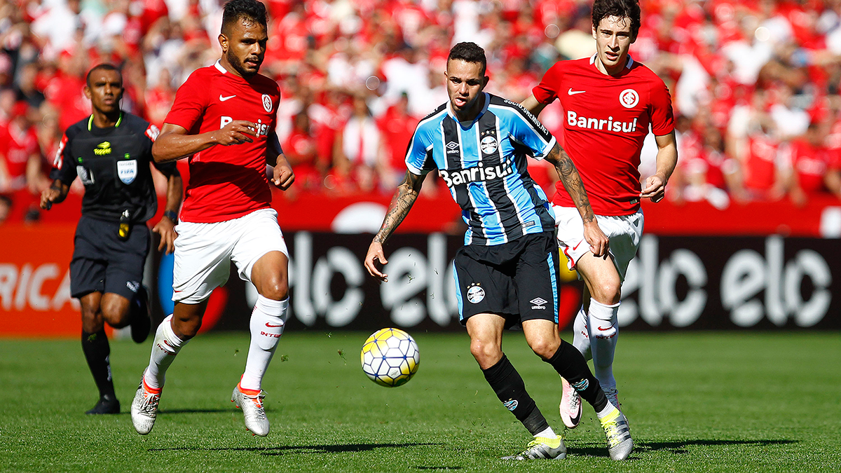 Luan, en un partido con Gremio