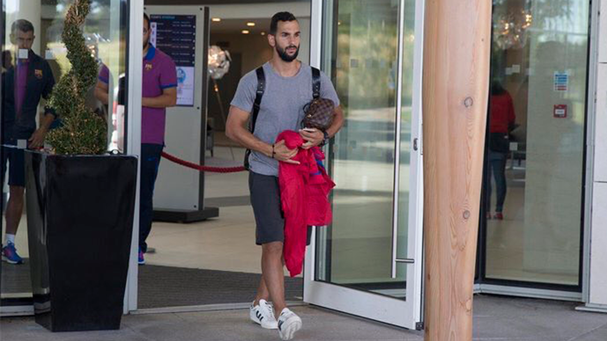 Martín Montoya to his exit of the stage of the FC Barcelona in England