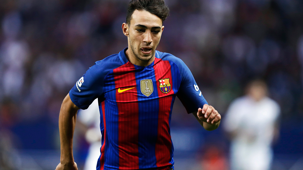 Munir The Haddadi in the party in front of the Leicester City