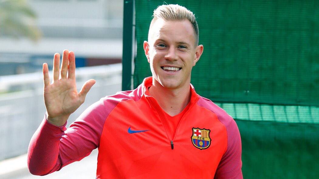 Ter Stegen, in a photography beside the installations of the Barça