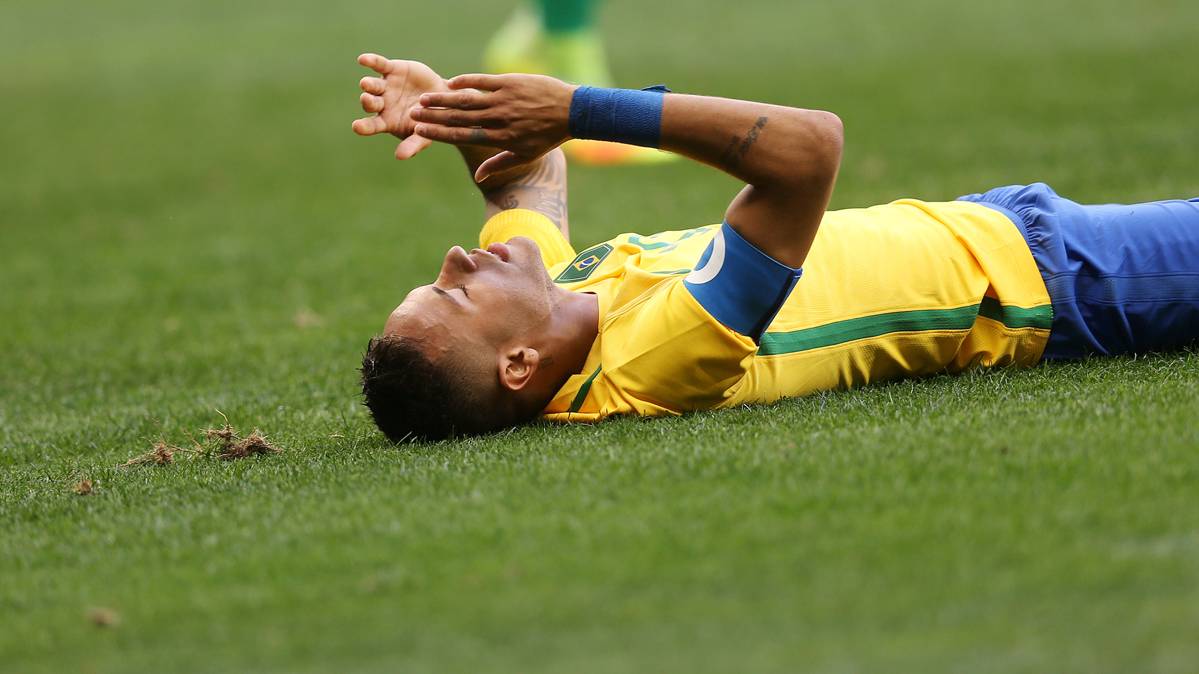 Neymar Jr, dolido tras el empate contra Sudáfrica