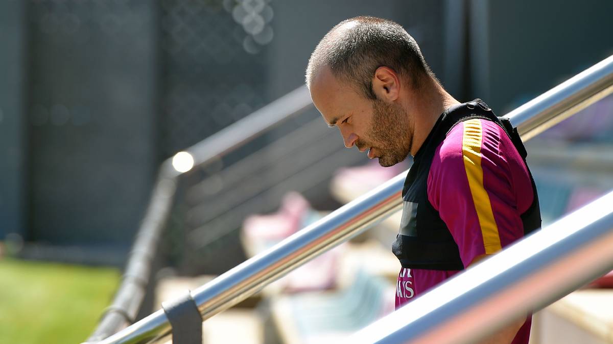 Andrés Iniesta, before going out to a training of the FC Barcelona