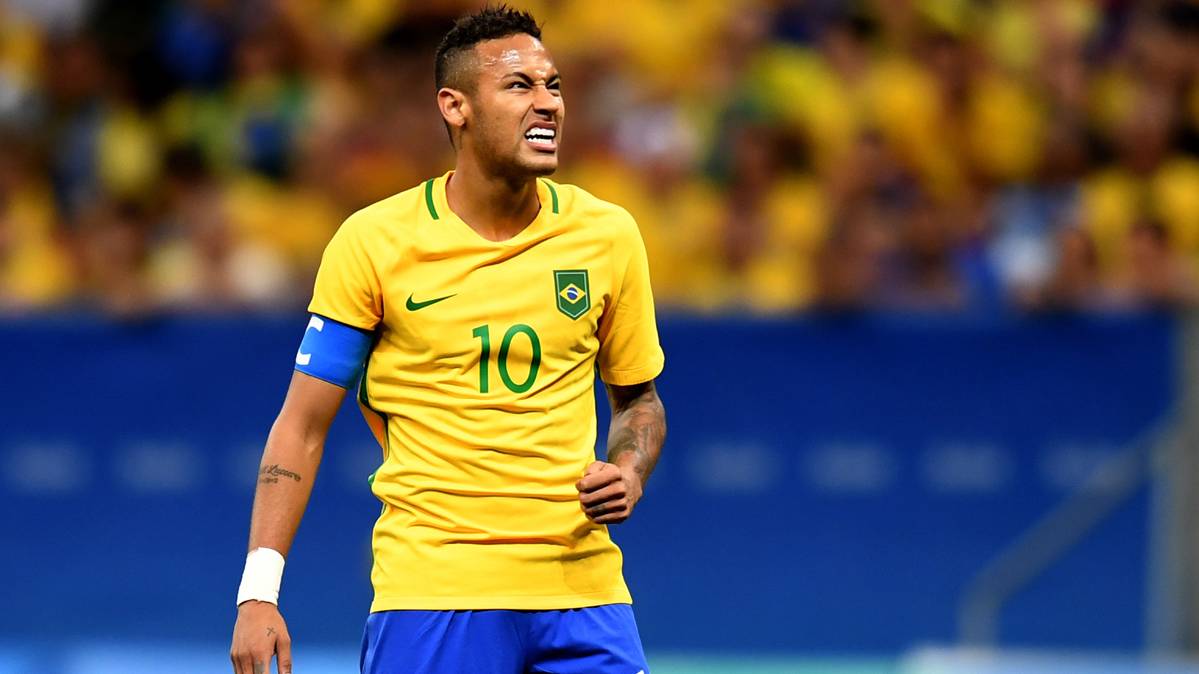 Neymar Jr, lamentando una ocasión fallada contra Irak