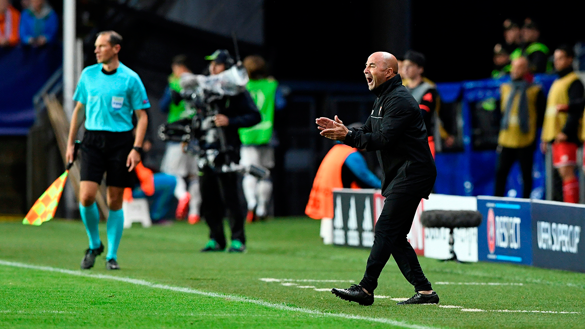 The trainer of the Seville FC, Jorge Sampaoli, during the final of the Supercopa in front of the Real Madrid
