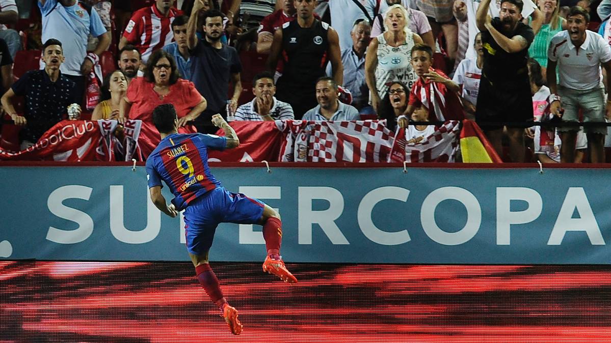 Luis Suárez, just after marking a golazo to the Seville