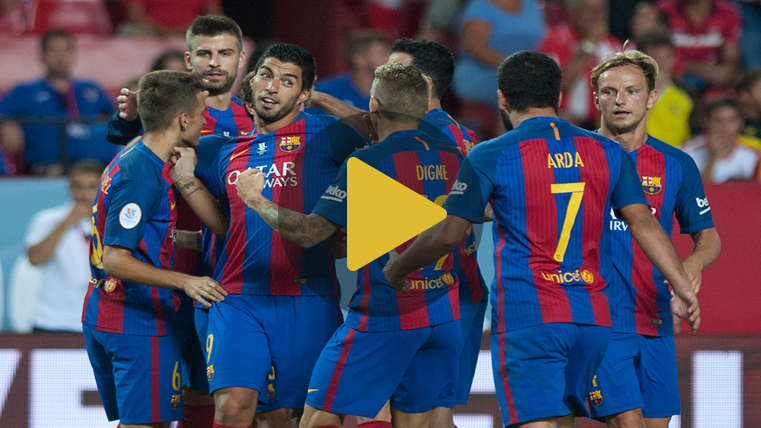 Video summary: The players of the FC Barcelona celebrate the first goal of Luis Suárez in front of the Seville FC