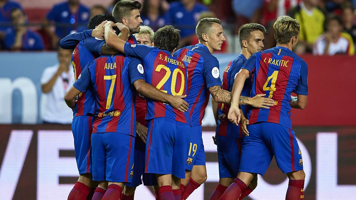 Los jugadores del Barça, celebrando el segundo gol al Sevilla