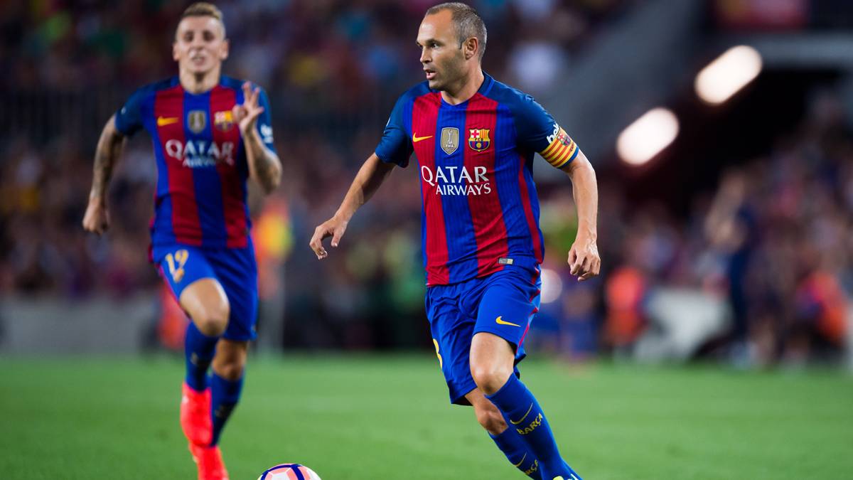 Andrés Iniesta, en una acción del partido contra el Sevilla