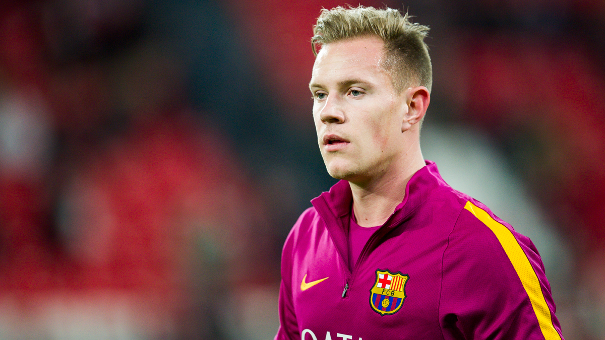 Ter Stegen, durante el calentamiento antes de un partido con el Barça