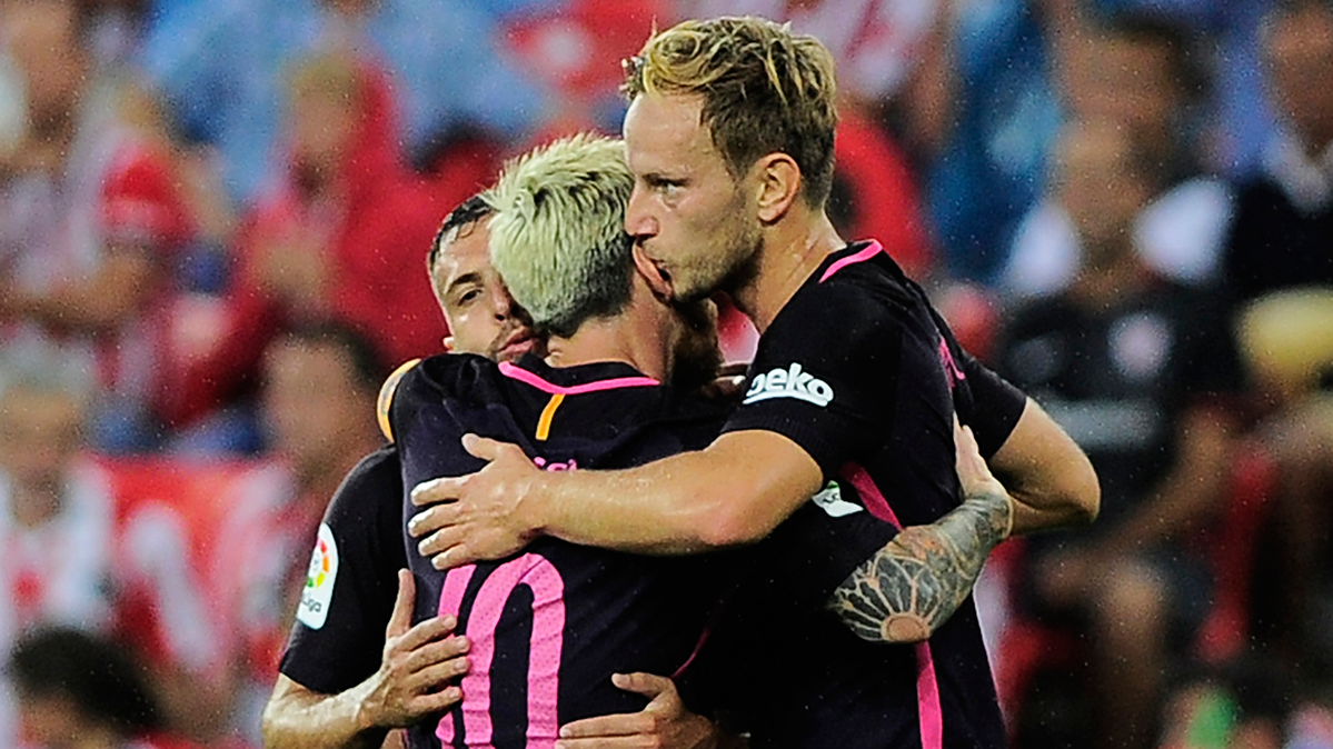Ivan Rakitic celebrates the goal annotated in front of the Athletic Club