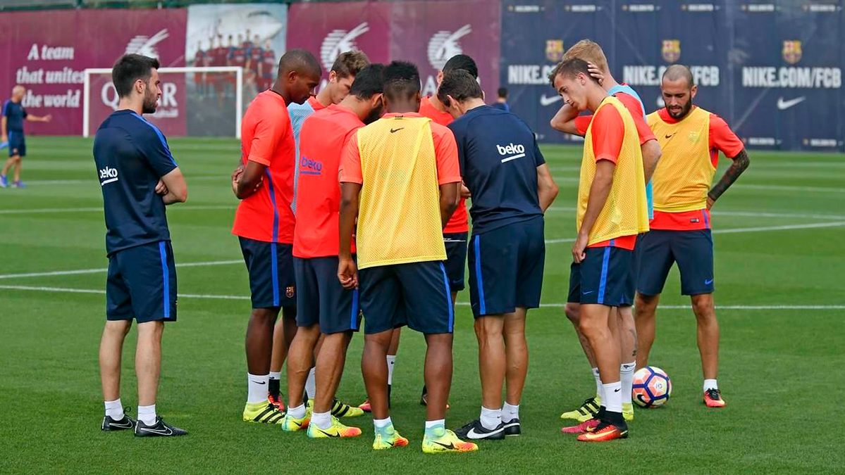 Los jugadores del Barça, en un entreno esta semana