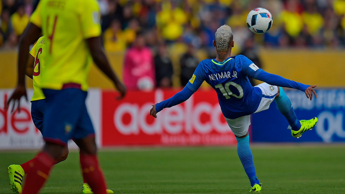 Neymar Júnior durante el partido entre Ecuador y Brasil