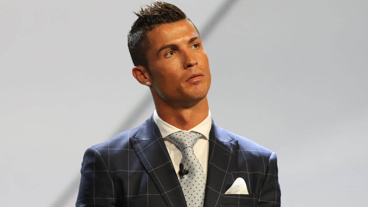 Cristiano Ronaldo, before receiving the Prize to Better Player 2016