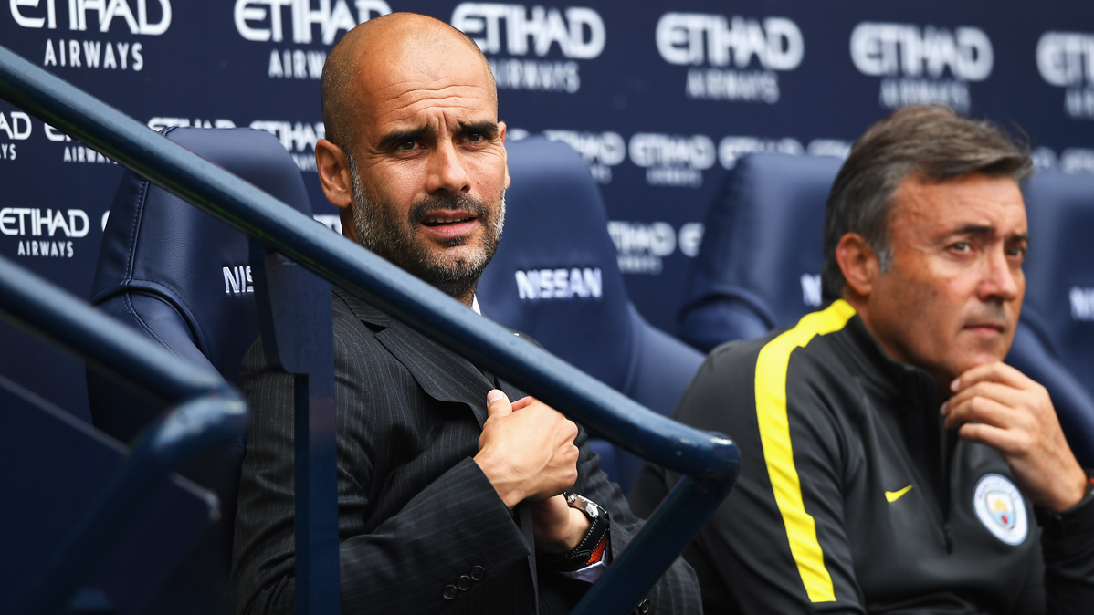 Pep Guardiola, in the bench of the Manchester City