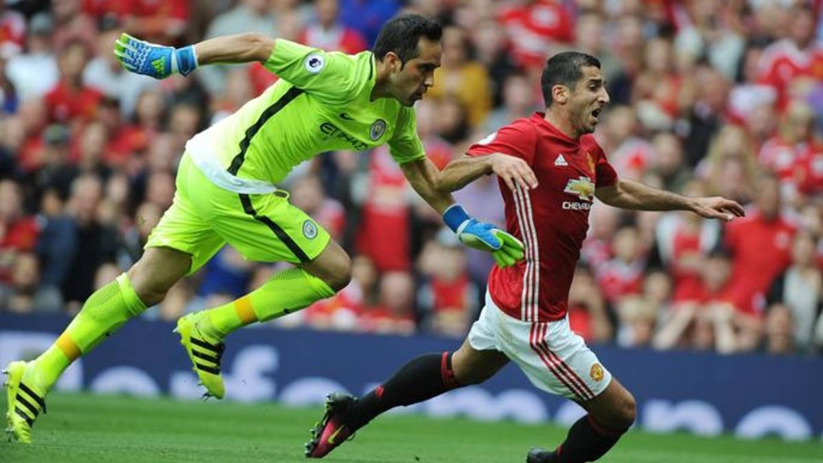 Claudio Bravo during the party between Manchester United and Manchester City