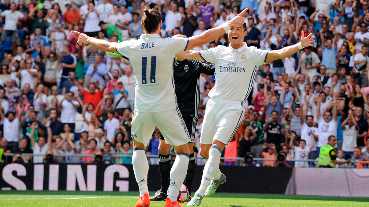 Cristiano Ronaldo and Gareth Bleat, celebrating the first goal against Osasuna